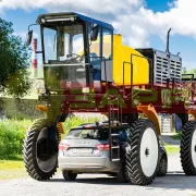 Самоходный опрыскиватель Богомол УЭС-3000
